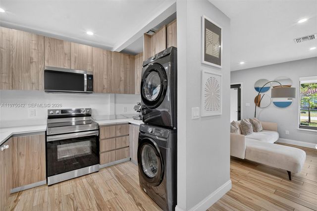 529 NE 109th St, Miami, FL 33161