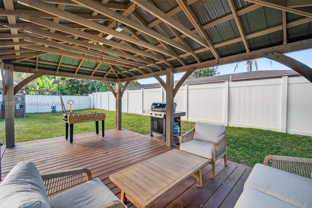 529 NE 109th St, Miami, FL 33161