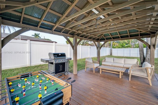 529 NE 109th St, Miami, FL 33161