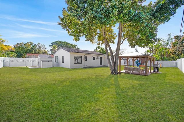 529 NE 109th St, Miami, FL 33161