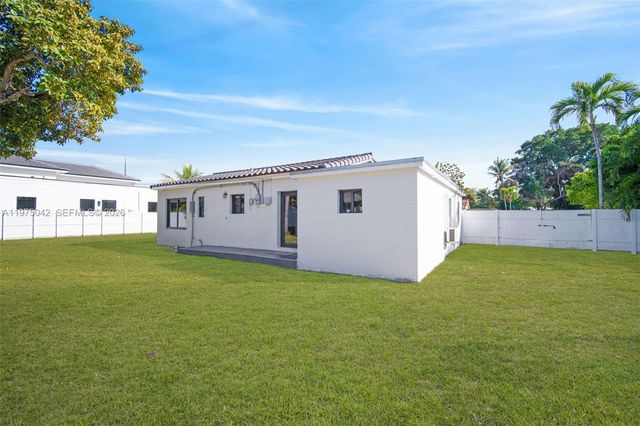 529 NE 109th St, Miami, FL 33161