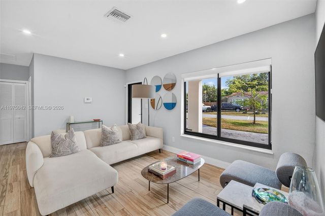 529 NE 109th St, Miami, FL 33161