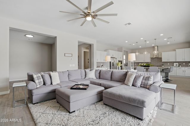 2573 E Mayberry Avenue, Gilbert, AZ 85297