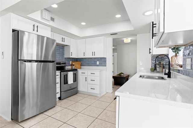 11508 ROBLES DEL RIO PLACE, Temple Terrace, FL 33617