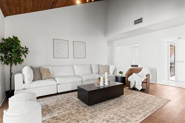 11508 ROBLES DEL RIO PLACE, Temple Terrace, FL 33617