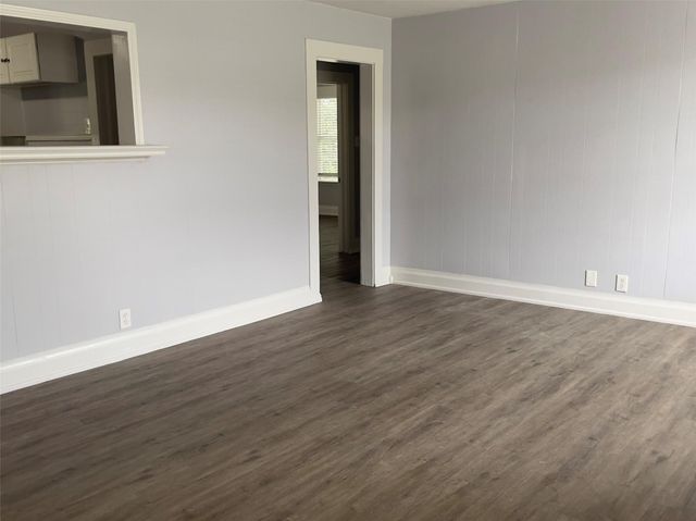 74 County Road 2415, Hull, TX 77564