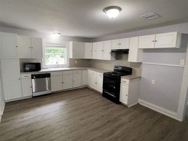 74 County Road 2415, Hull, TX 77564