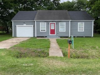 74 County Road 2415, Hull, TX 77564