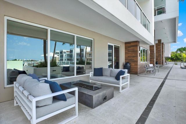 920 N OSCEOLA AVENUE 301, Clearwater, FL 33755