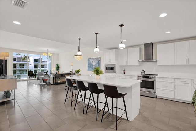 920 N OSCEOLA AVENUE 301, Clearwater, FL 33755