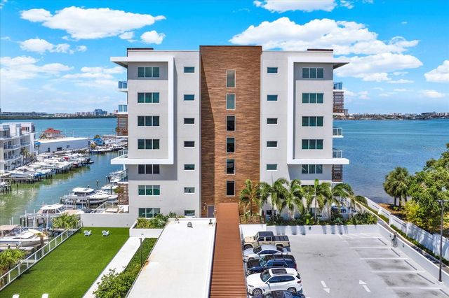 920 N OSCEOLA AVENUE 301, Clearwater, FL 33755