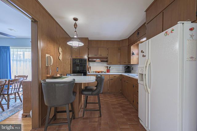 135 S SPRING RD, Vineland, NJ 08361