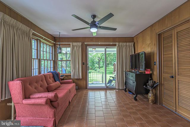 135 S SPRING RD, Vineland, NJ 08361