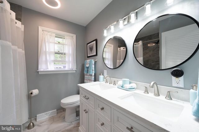 135 S SPRING RD, Vineland, NJ 08361
