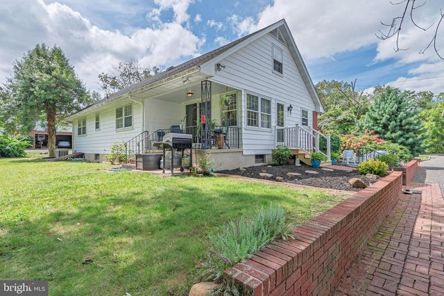135 S SPRING RD, Vineland, NJ 08361