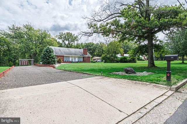 135 S SPRING RD, Vineland, NJ 08361