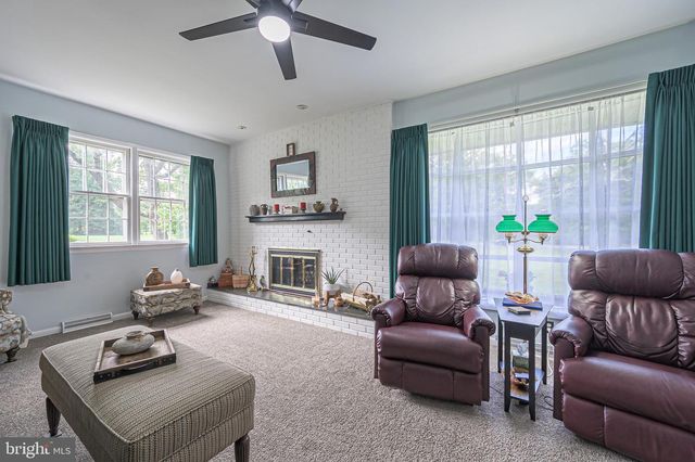 135 S SPRING RD, Vineland, NJ 08361