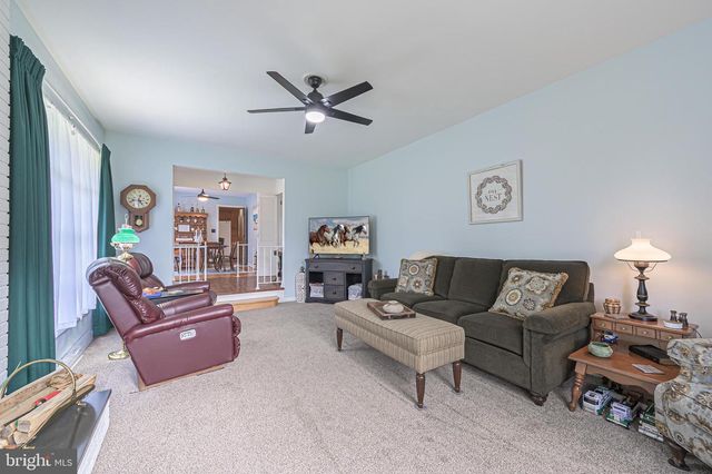 135 S SPRING RD, Vineland, NJ 08361