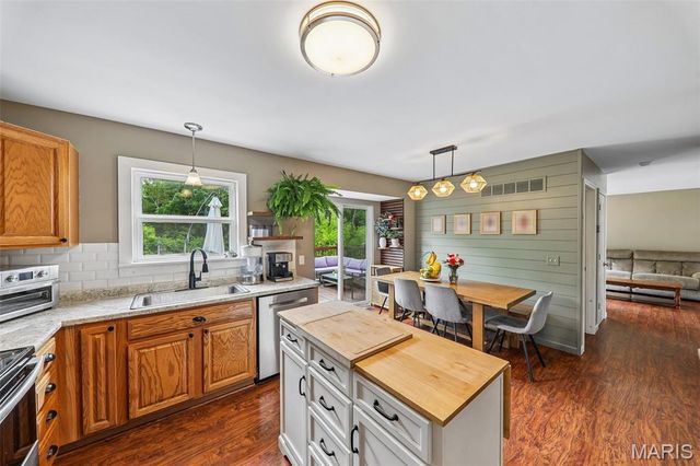 5740 Portsmouth Lane, House Springs, MO 63051