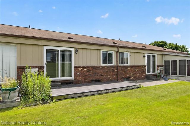25245 Franklin Terrace 3, South Lyon, MI 48178