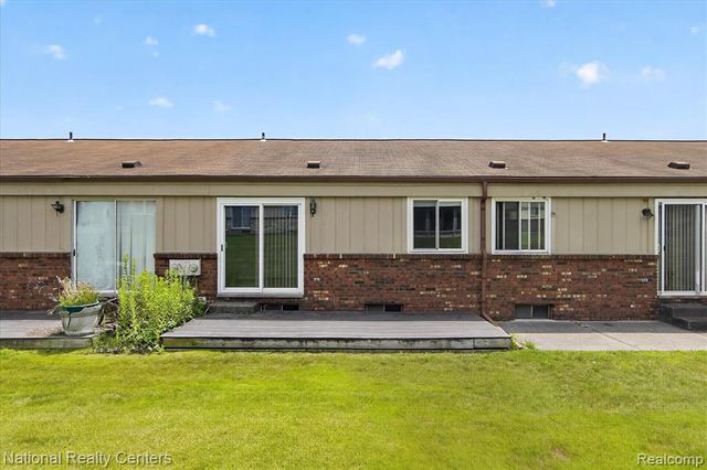 25245 Franklin Terrace 3, South Lyon, MI 48178