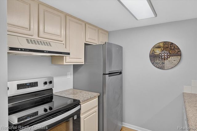 25245 Franklin Terrace 3, South Lyon, MI 48178