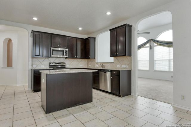 9842 Common Law, Converse, TX 78109