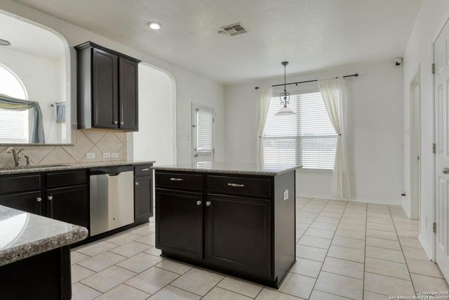 9842 Common Law, Converse, TX 78109