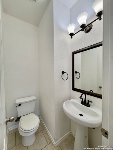 9842 Common Law, Converse, TX 78109