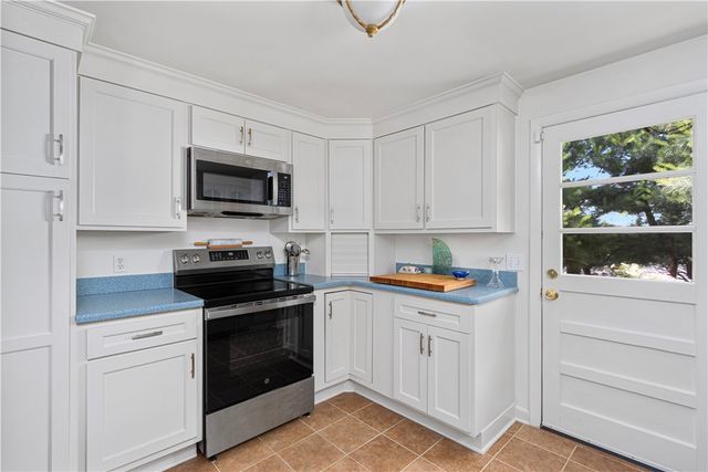 141 Redwood Road, Portsmouth, RI 02871