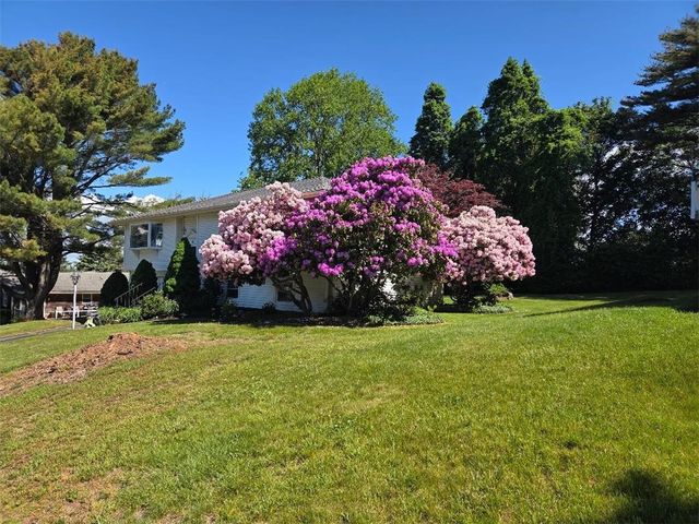 141 Redwood Road, Portsmouth, RI 02871