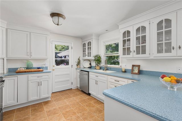 141 Redwood Road, Portsmouth, RI 02871