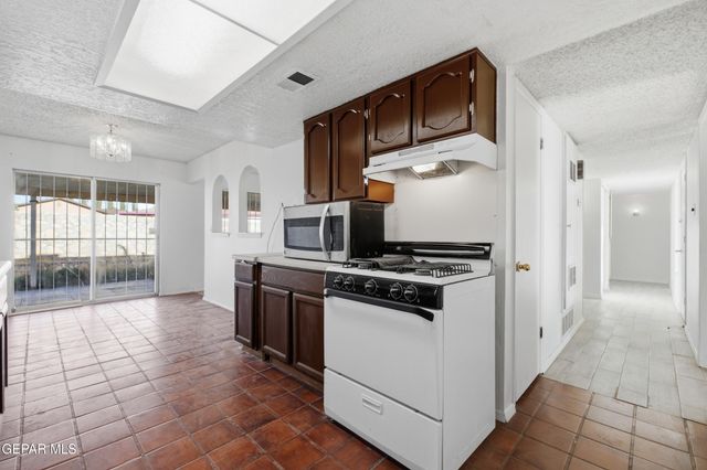 1530 Bob Smith Drive, El Paso, TX 79936
