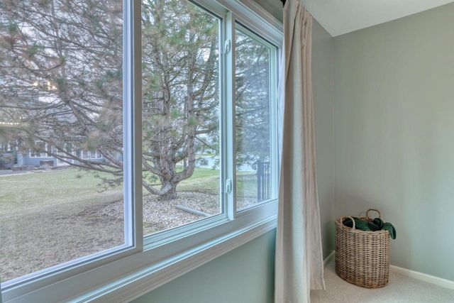 2324 Cumberland COURT, Mequon, WI 53092