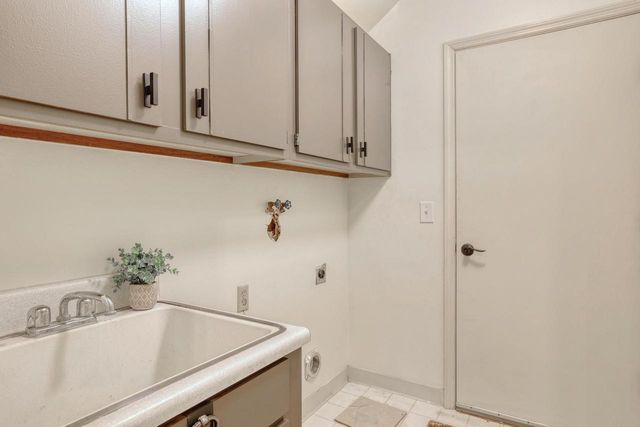 2324 Cumberland COURT, Mequon, WI 53092