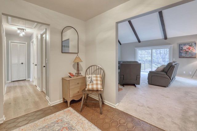 2324 Cumberland COURT, Mequon, WI 53092