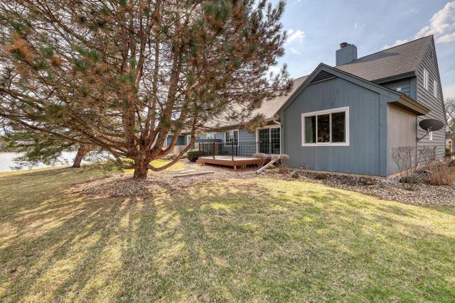 2324 Cumberland COURT, Mequon, WI 53092