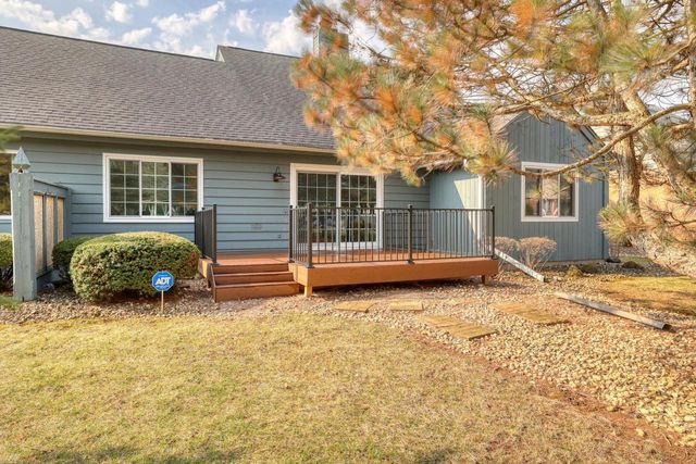 2324 Cumberland COURT, Mequon, WI 53092