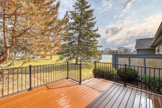 2324 Cumberland COURT, Mequon, WI 53092