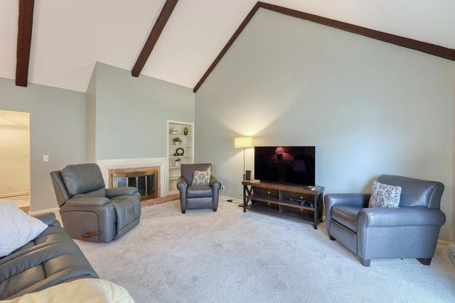2324 Cumberland COURT, Mequon, WI 53092