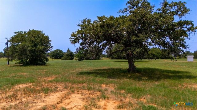 000 Cattlemens Row, Lockhart, TX 78644