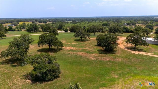 000 Cattlemens Row, Lockhart, TX 78644