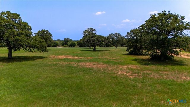 000 Cattlemens Row, Lockhart, TX 78644