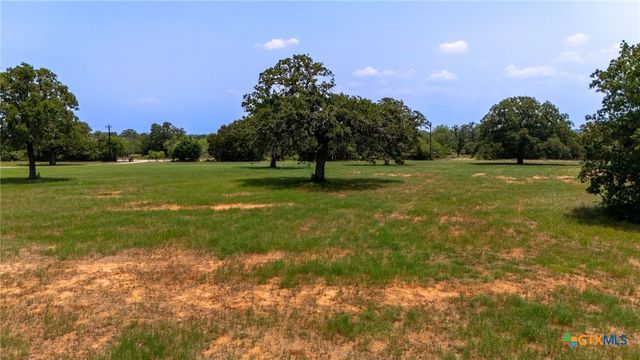 000 Cattlemens Row, Lockhart, TX 78644
