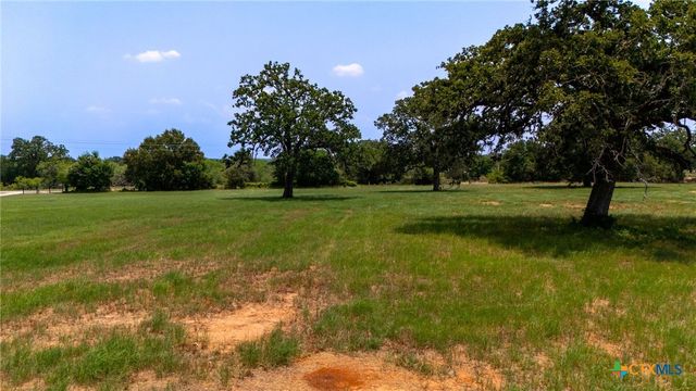 000 Cattlemens Row, Lockhart, TX 78644