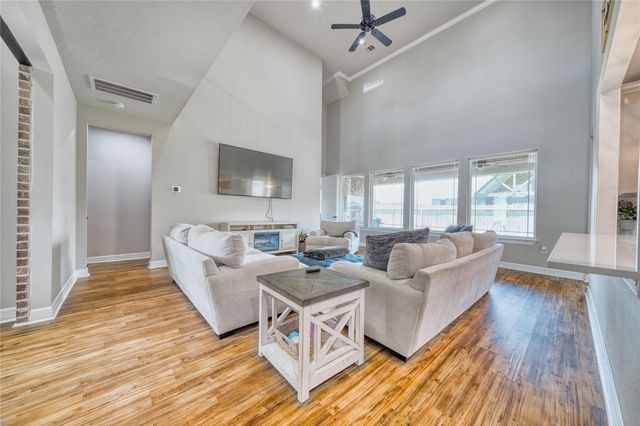 13510 Fallbrook Circle, Mont Belvieu, TX 77535