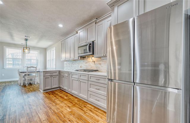 13510 Fallbrook Circle, Mont Belvieu, TX 77535
