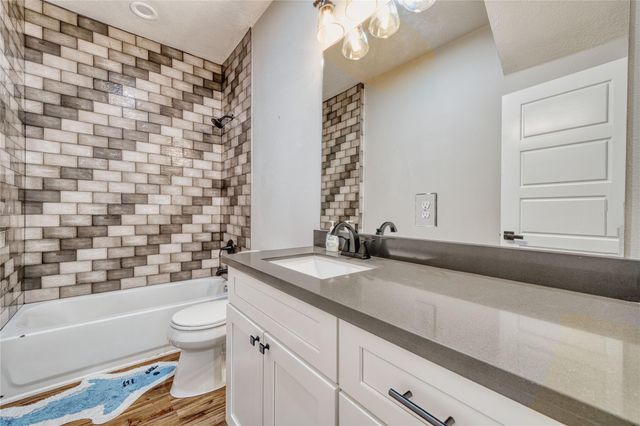 13510 Fallbrook Circle, Mont Belvieu, TX 77535