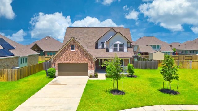 13510 Fallbrook Circle, Mont Belvieu, TX 77535