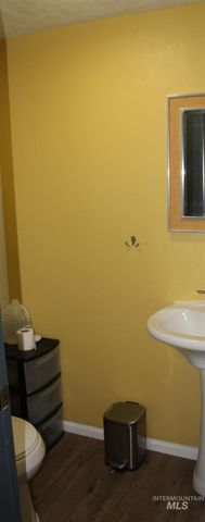 1327 SW 12th St, Ontario, OR 97914